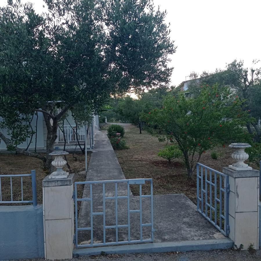 My Mediterranean Villa With Huge Garden And Own Parking 룸바르다 외부 사진